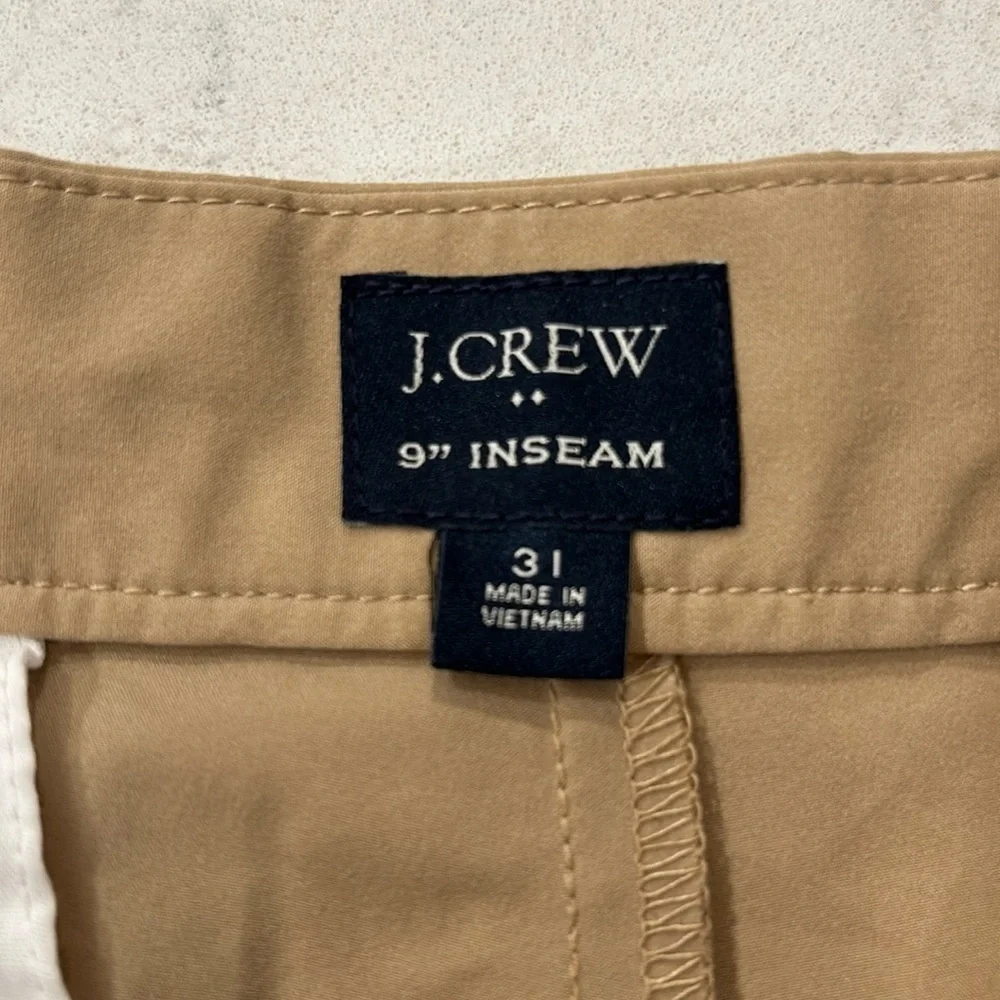 NWT J. Crew Men’s Tech Shorts 9'' Inseam Performance Classic Fit Khaki Size 31